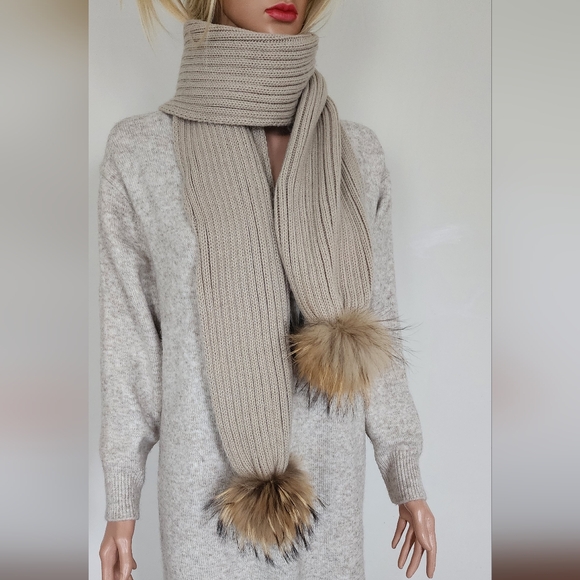 Real fur pom pom knitted oversized wide soft scarf - Picture 1 of 9